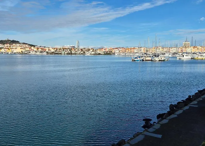 T2, Superbe Vue Renovee, Parking, Clim, Piscine *