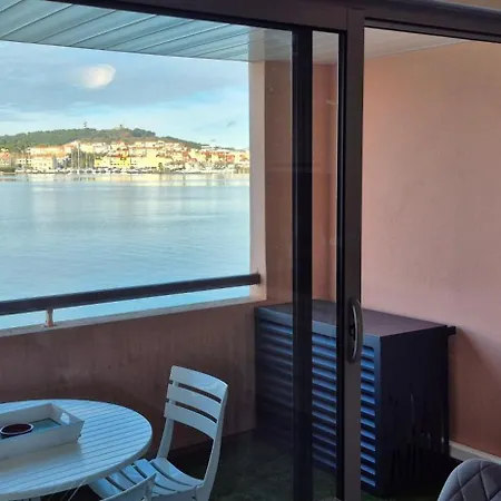 T2, Superbe Vue Renovee, Parking, Clim, Piscine