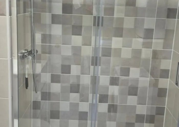 T2, Superbe Vue Renovee, Parking, Clim, Piscine